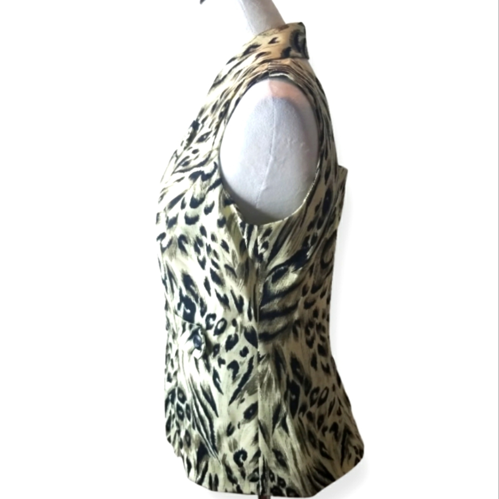 Virgo Button Front Open Back Stylish Sleeveless T… - image 2